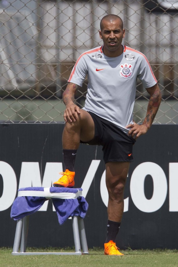 Emerson Sheik no treino de hoje no CT Joaquim Grava