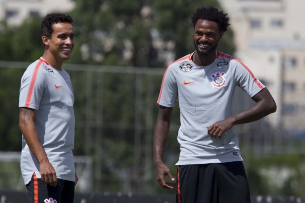 Jadson e Renê Júnior treinam no CT