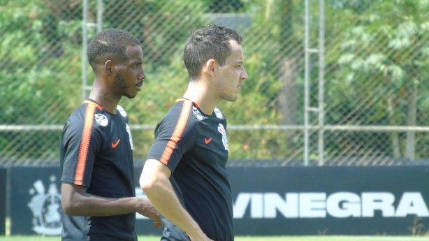 Guilherme Romão e Rodriguinho no treino de hoje no CT