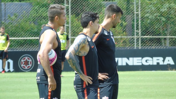 Jean, Fagner e Camacho no CT durante o treino desta manhã