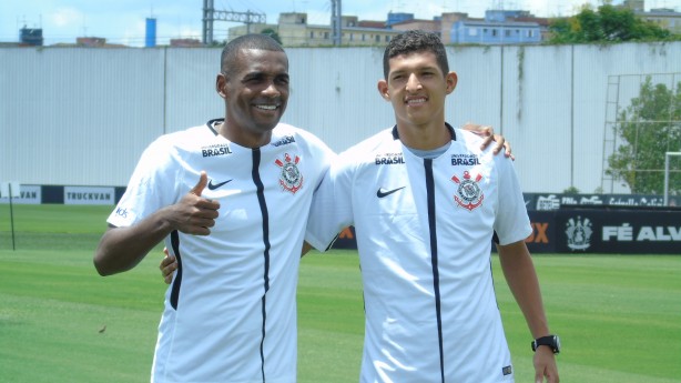 Marllon e Matheus foram apresentados nesta manhã no CT