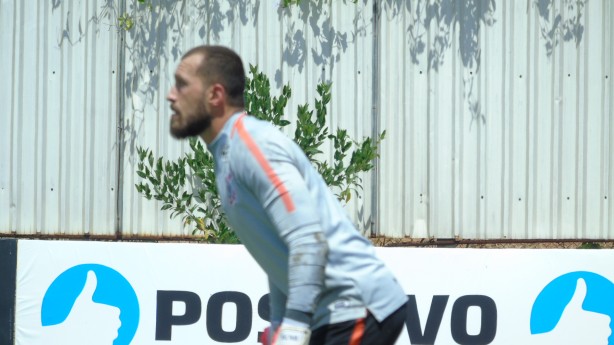O goleiro Walter no treino de hoje; Arqueiro se recupera de lesão