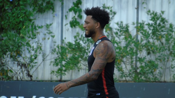 O gringo Kazim treinando com o grupo para enfrentar o Palmeiras no sábado