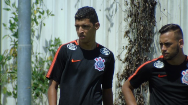 O jovem atacante Matheus durante atividade desta manhã no CT