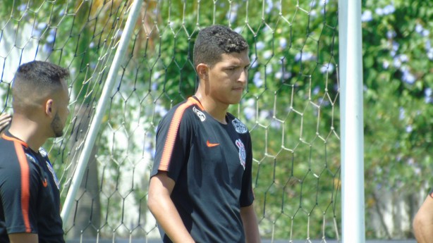O novato Matheus Matias no treino desta manhã no CT