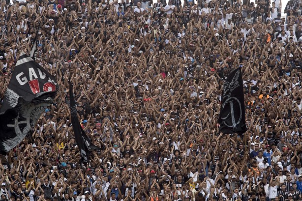 A torcida compareceu em peso na Arena para o treino antes do dérbi