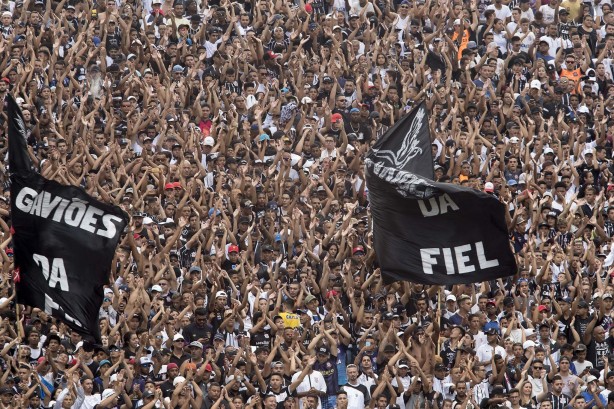 Cerca de 12 mil torcedores foram à Arena Corinthians apoiar o time antes do dérbi
