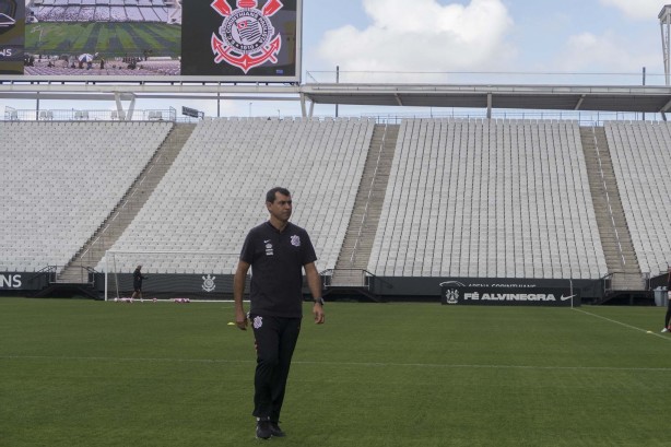 Fábio Carille comandou a equipe no treino de hoje na Arena Corinthians