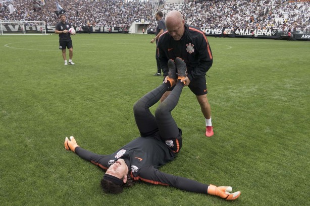 Mauri Lima e Cássio durante atividade de hoje na Arena Corinthians