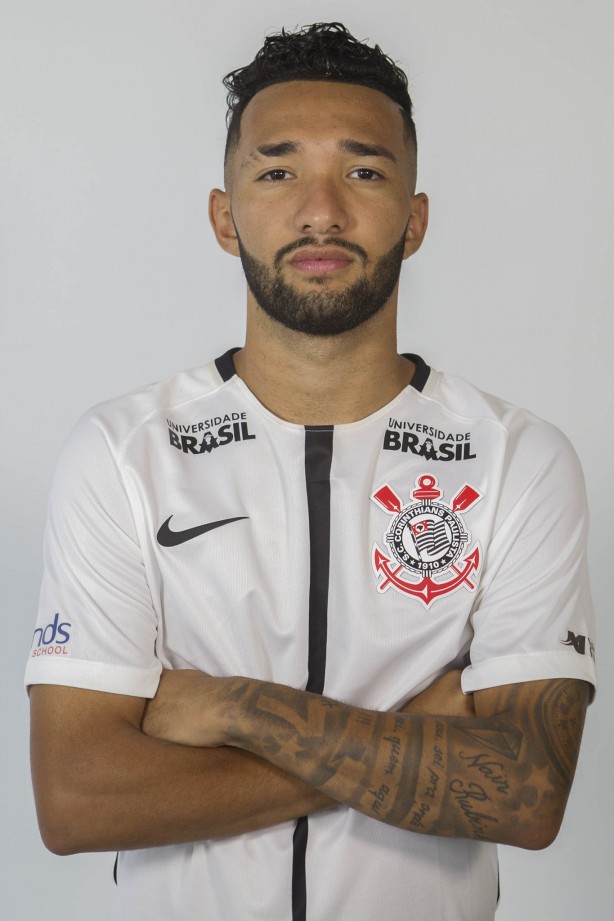 O atacante Cássio durante a foto 3x4 do elenco