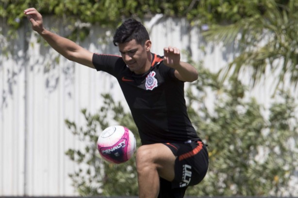 O general Balbuena é titular incontestável na zaga corinthiana