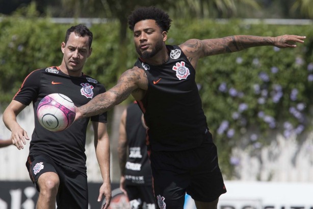 O gringo Kazim tem perdido espaço no time e não será titular contra o Palmeiras