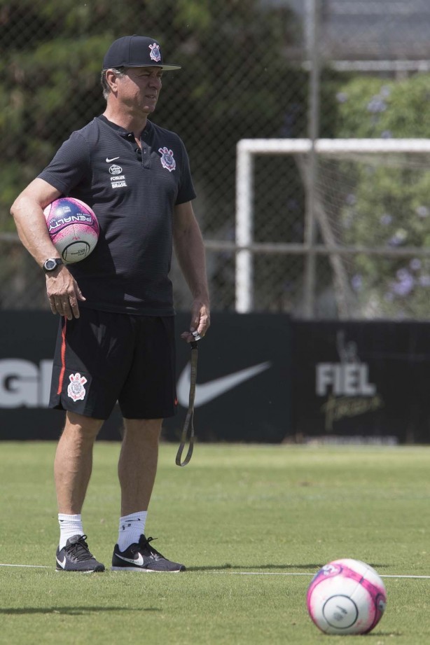 Walmir Cruz durante treinamento no CT