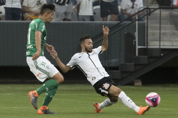 Clayson durante partida contra o Palmeiras na Arena Corinthians