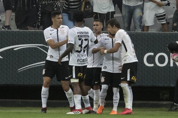 Clayson foi o nome do segundo tento do Corinthians contra o Palmeiras na Arena