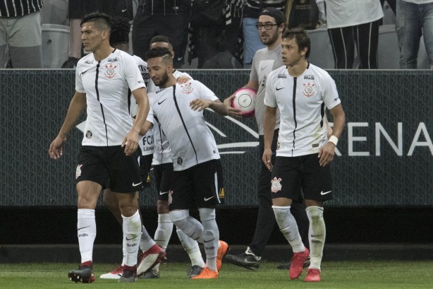 De pênalti, Clayson marcou o segundo do Timão contra o Palmeiras