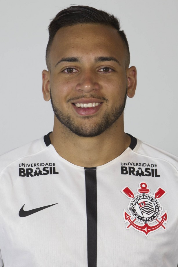 O meia Maycon durante ensaio 3x4