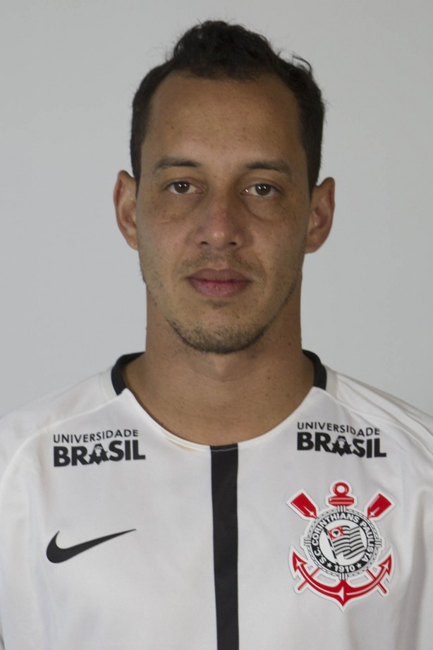Rodriguinho posa para mais um álbum 3x4