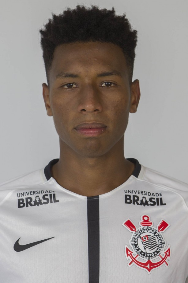 Warian durante ensaio 3x4 no Corinthians