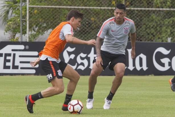 Mateus Vital e Ralf no treino de hoje no CT Joaquim Grava