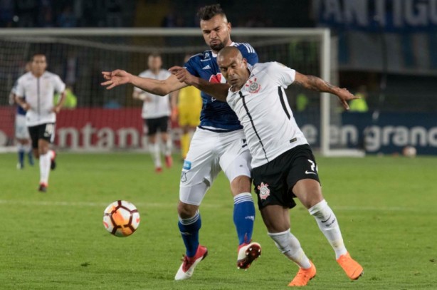 Emerson Sheik entrou no segundo tempo contra o Millonarios e incendiou o jogo