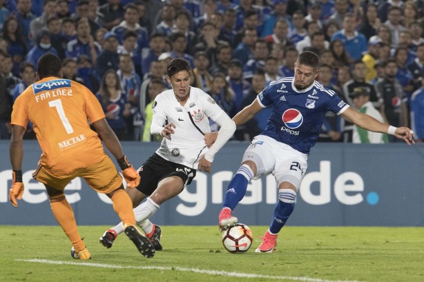 Vital foi titular contra o Millonarios, na Colômbia