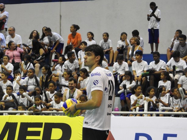 Corinthians/Guarulhos entrou em quadra neste sábado, pela Superliga