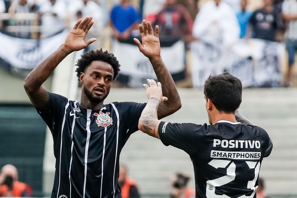 Contra o Santos, Renê Júnior marca seu primeiro gol com a camisa do Corinthians