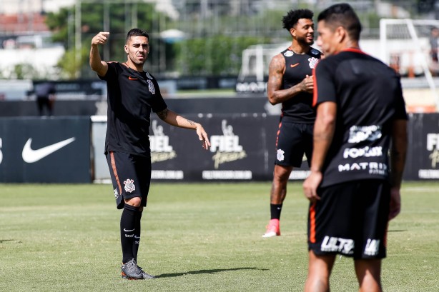 Gabriel no último treino antes de encarar o Santos, no Pacaembu