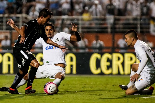 Jadson também demonstrou desgaste físico no segundo tempo contra o Santos