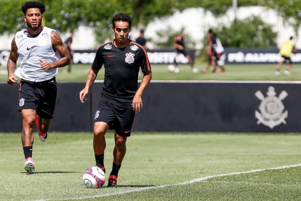 Kazim e Jadson fazem último treino antes do clássico contra o Santos