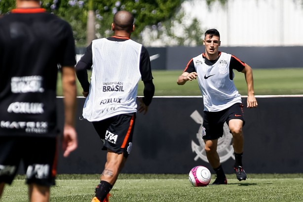 Mantuan treinando no CT Joaquim Grava em última atividade antes de enfrentar o Santos