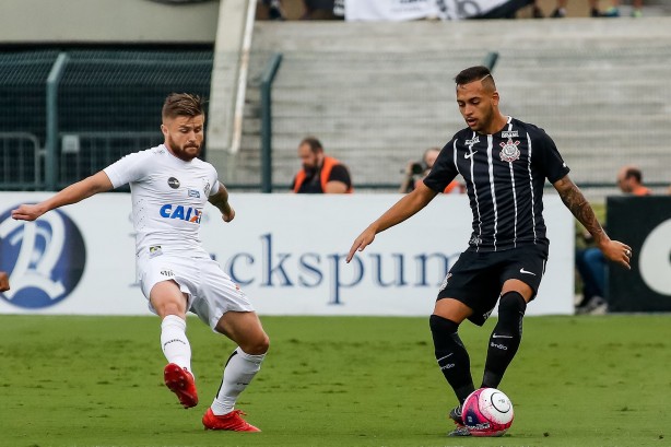Maycon durante empate traumático contra o Santos