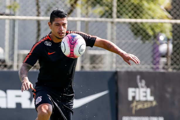 O volante Ralf pode fazer sua reestreia contra o Santos, pelo campeonato paulista