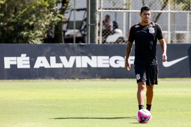 Ralf foi relacionado para o clássico diante o Santos, no Pacaembu