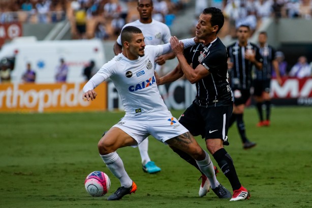 Rodriguinho foi caçado em campo contra o Santos