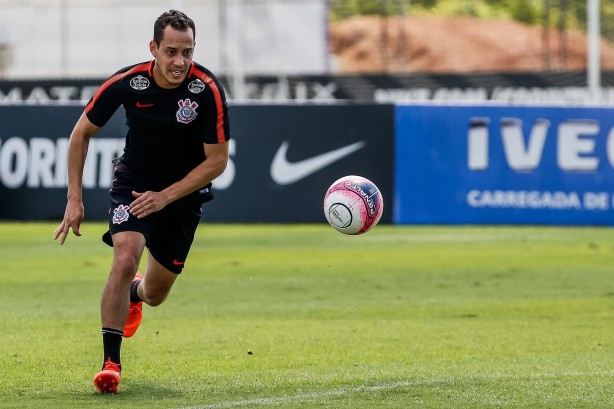 Rodriguinho volta a atuar contra o Santos, no Pacaembu