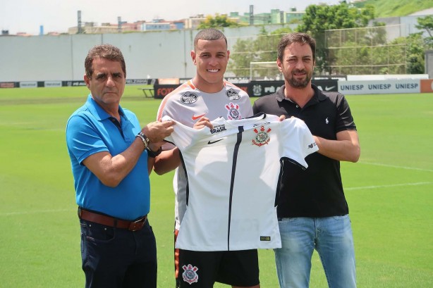 Apresentação do lateral Sidcley