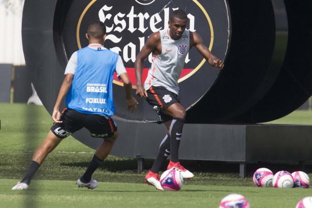 Jogadores do Corinthians no treino da manhã