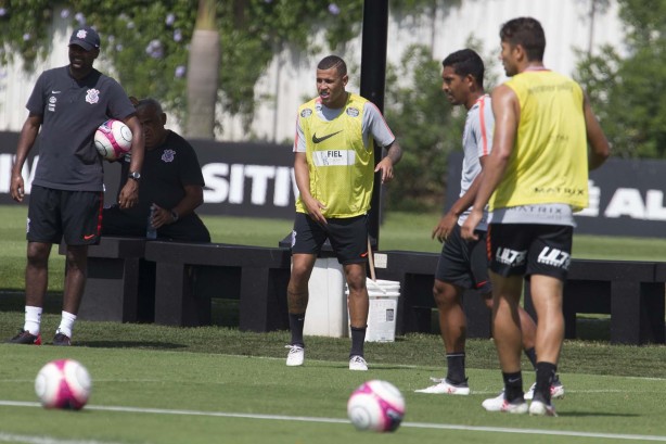Jogadores do Corinthians no treino da manhã