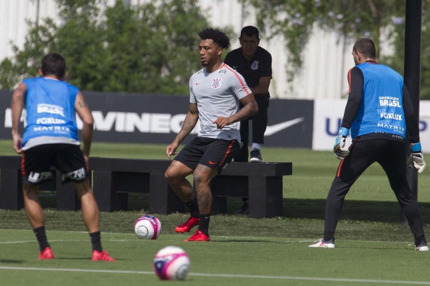 Kazim no treino da manhã desta segunda.