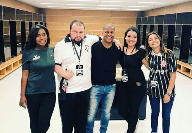 Thamara, Luís Butti, também anfitrião do estádio, Marcelinho Carioca, Mariana e Carol