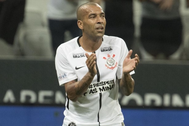 Emerson Sheik entrou no segundo tempo contra o Mirassol e incendiou o jogo