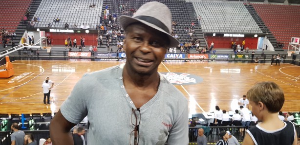 Ídolo da Fiel, Wladimir acompanhou a partida do basquete do Timão