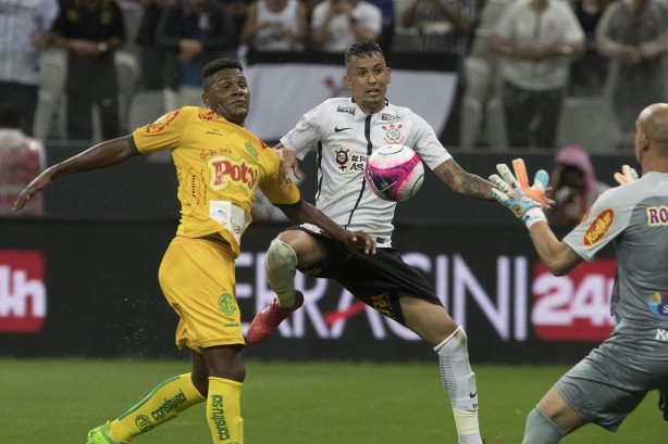 Lucca foi titular diante o Mirassol, na Arena