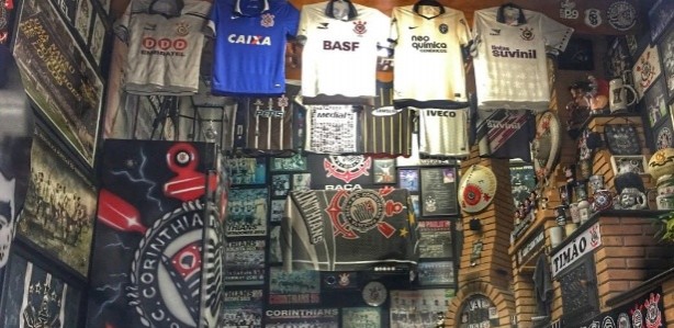 Sobram itens do Corinthians no espaço