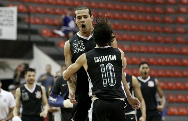 Com o resultado, o Corinthians está empatado com o São José na primeira posição da Liga Ouro com oit