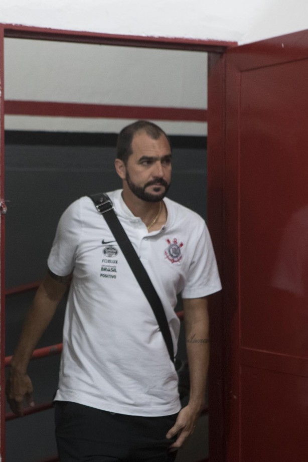 Danilo antes do jogo entre Botafogo-SP e Corinthians, em Ribeirão Preto