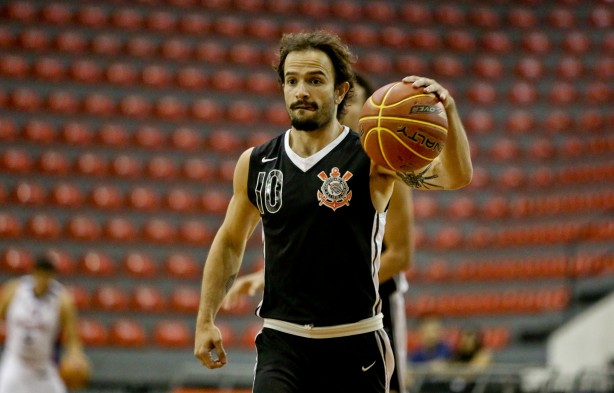 Na noite deste sábado, o time de basquete do Corinthians voltou a entrar em quadra pela Liga Ouro de