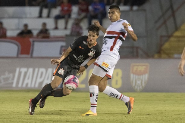 Matheus Vital em ação na tarde deste domingo pela última rodada do paulista